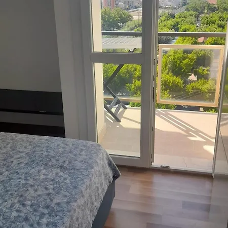 Apartment Summertime